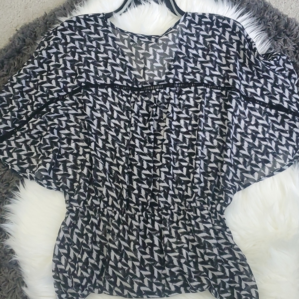 Blouse - Picture 2 of 3